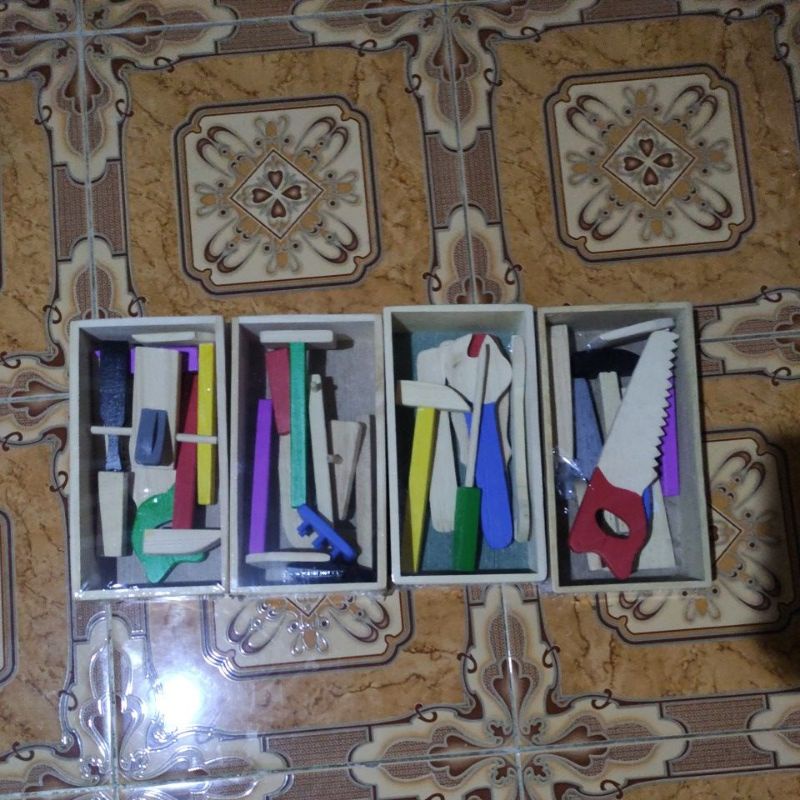 MINIATUR ALAT-ALAT  TUKANG KAYU, BENGKEL, TANI & TUKANG BATU