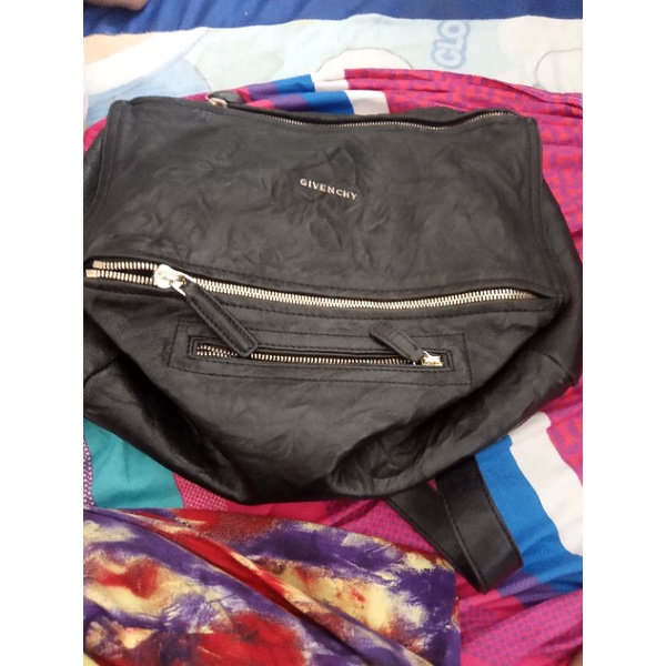 Tas bekas merk Givenchy