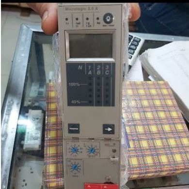 micrologic 2.0A Schneider buat Acb