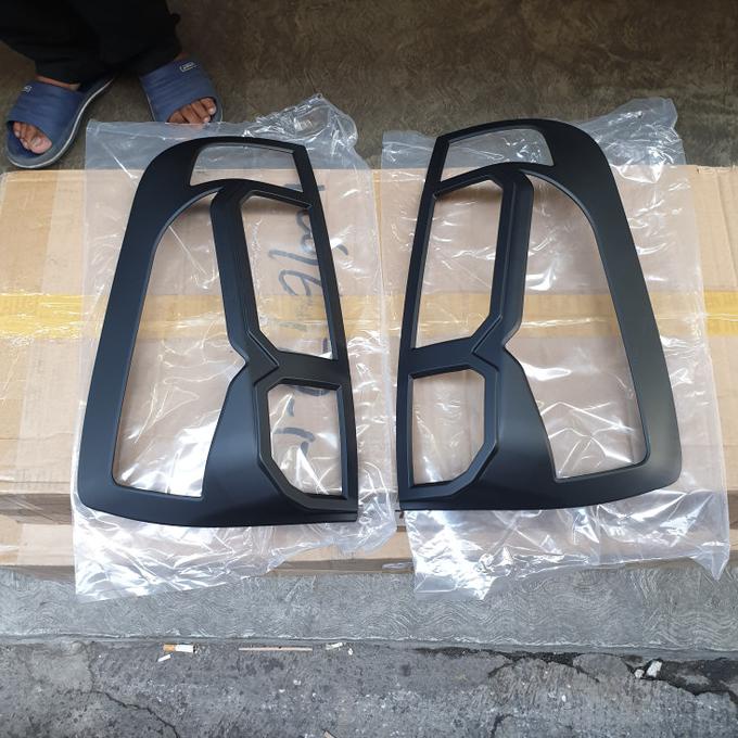 Navara D23 Np300 Garnish List Lampu Belakang Cover Stop Lamp Nissan