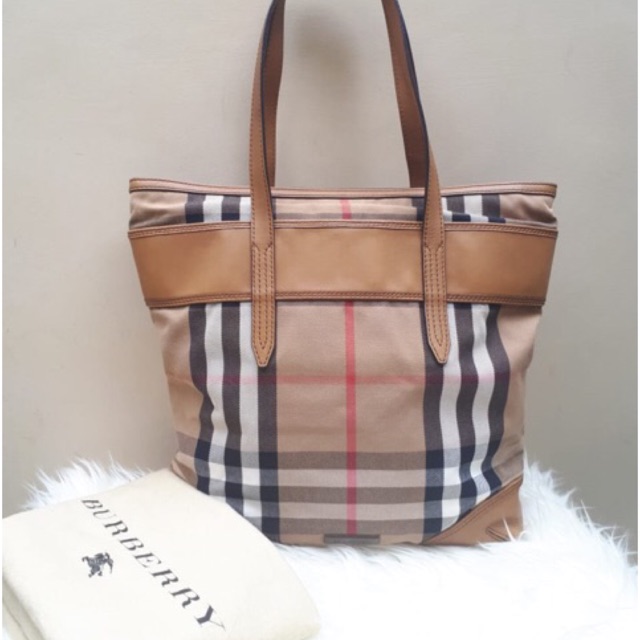 Preloved authentic burberry tote bag