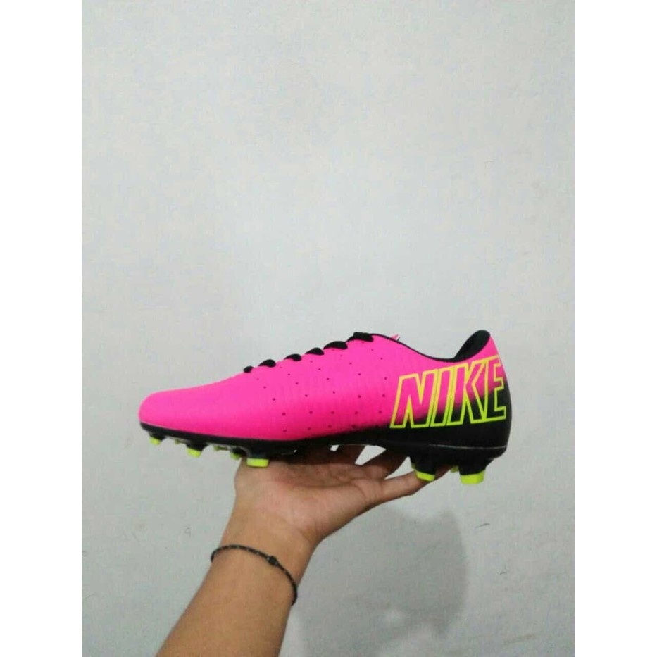nike pink hitam