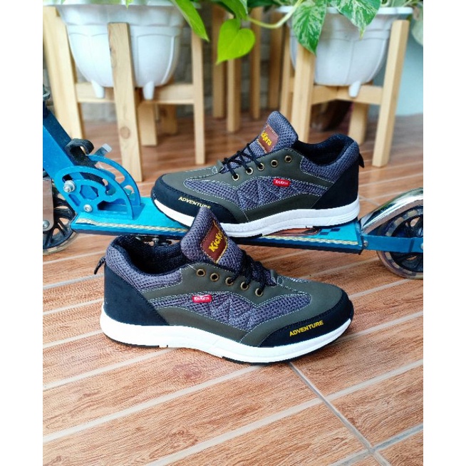 Sepatu Santai Pria Olahraga Sneakers Terbaru Cowok Kasual Casual