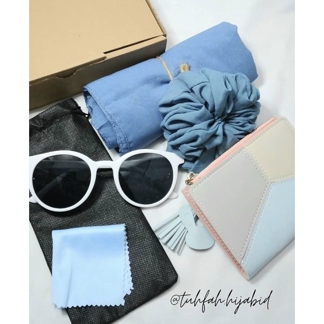 

PAKET HADIAH HAMPERS KADO ULTAH/ WISUDA / LEBARAN TERMURAH