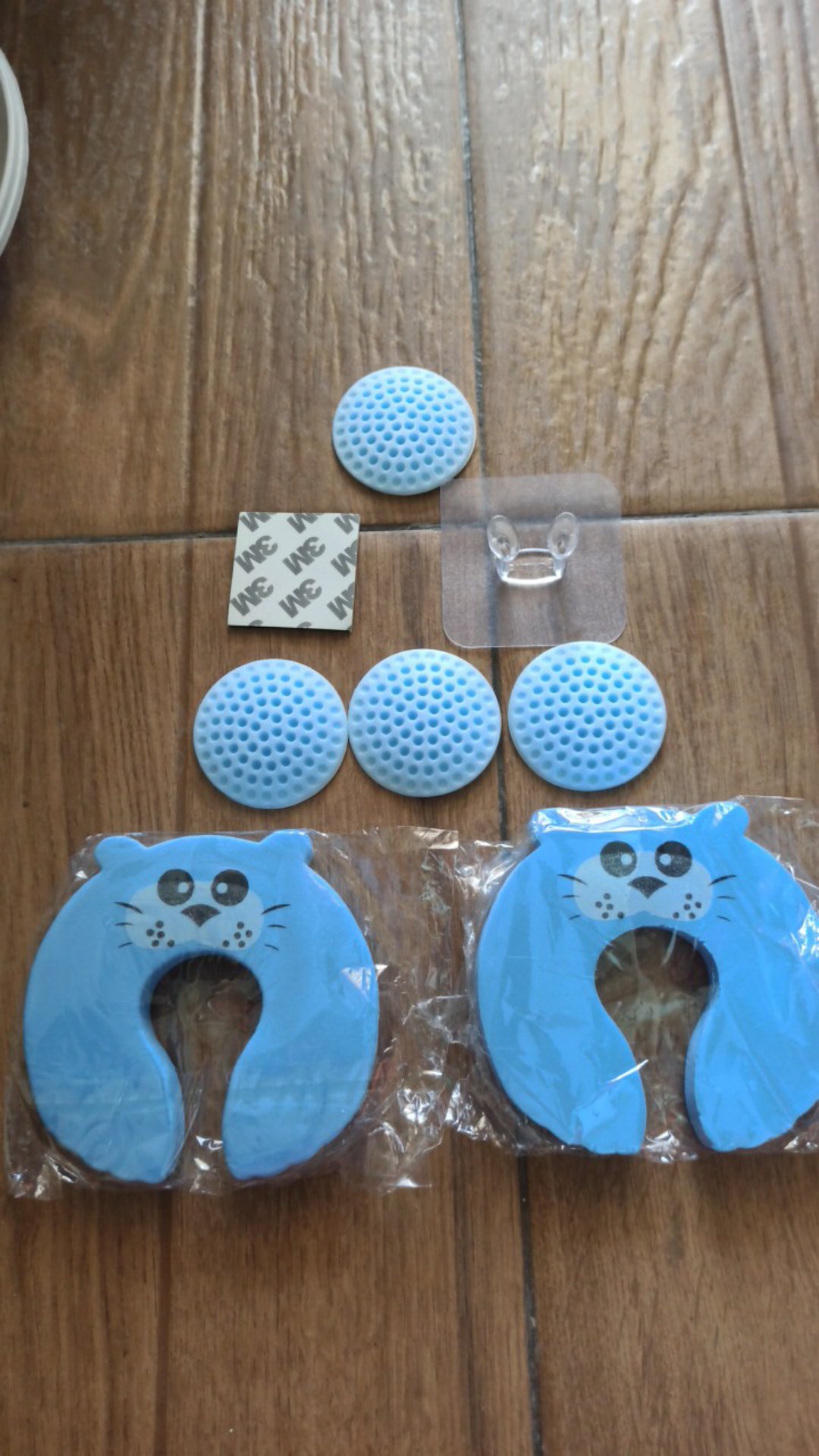 Gantungan Colokan Steker Listrik Hook Perapi Kabel Dekorasi Rumah Kantor