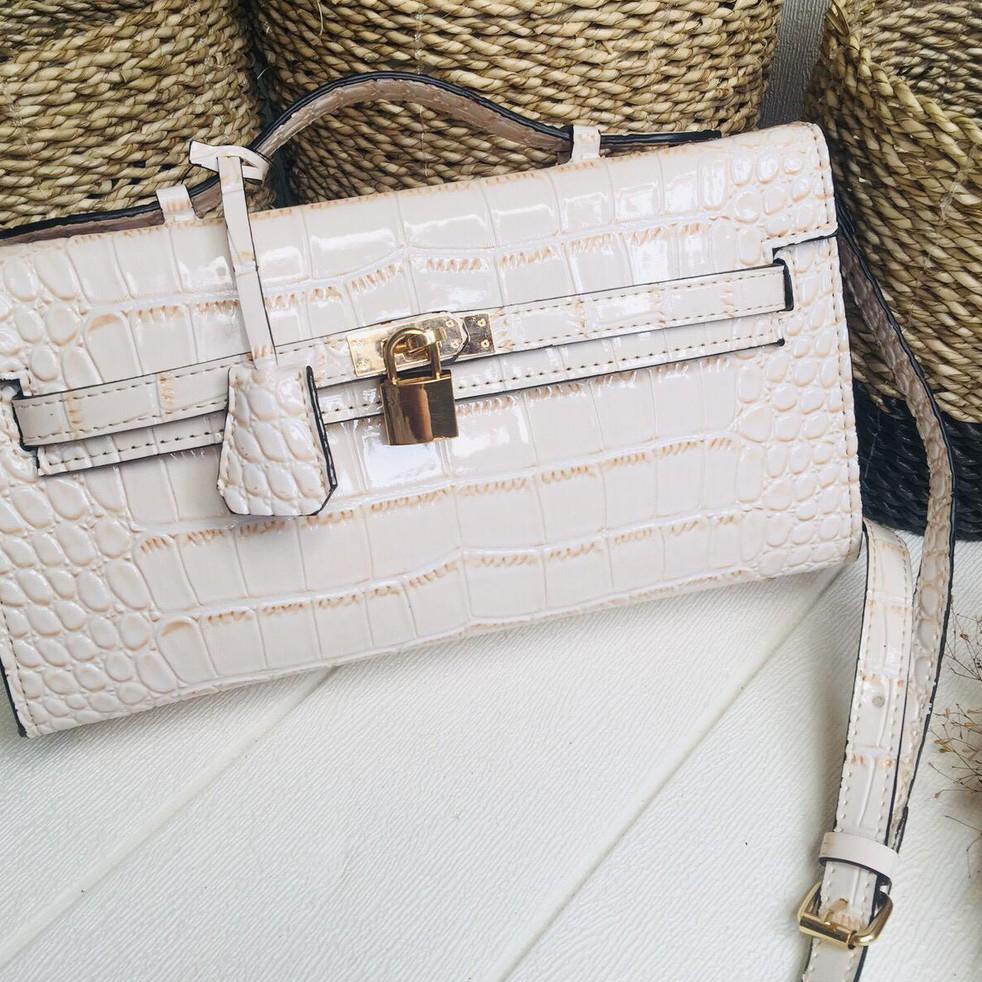 LONG KELLY CROCO GLOSSY UK.30X15 V4A7