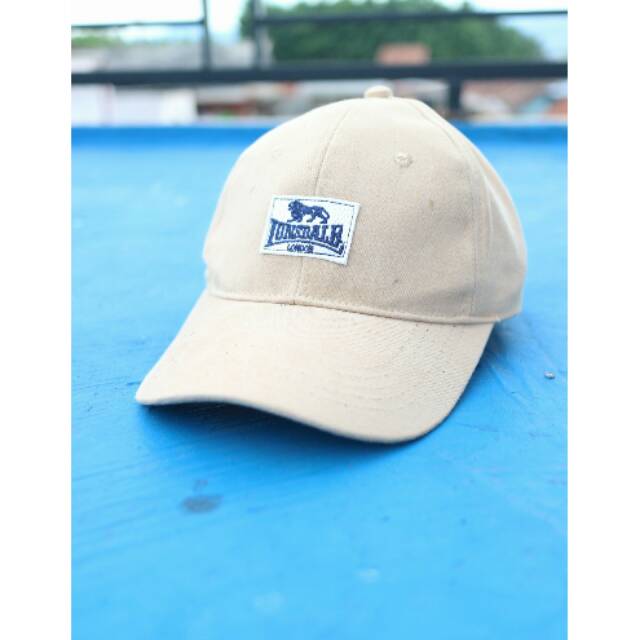 Topi casual LONSDALE besi tembus gambar