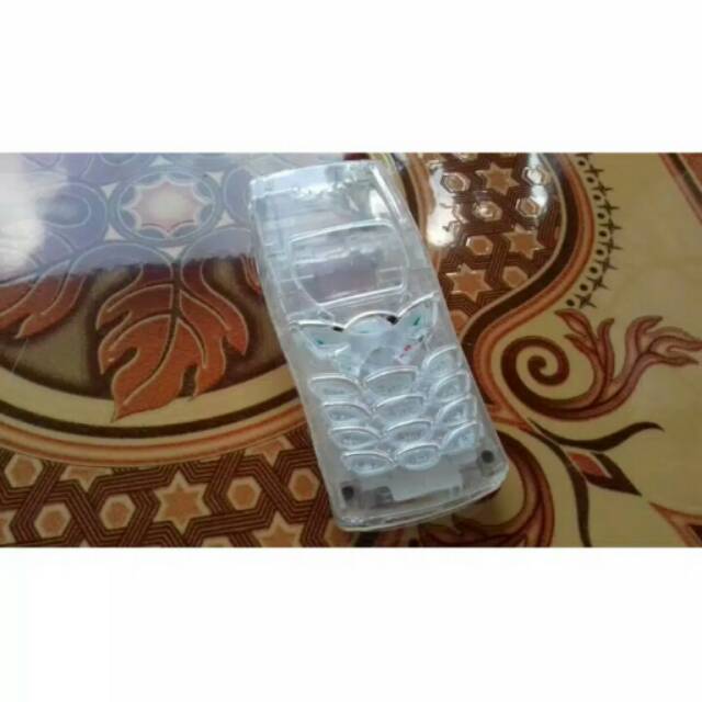 Casing nokia 8250 transparan tanpa tulang