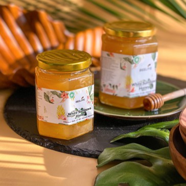

White Sumbawa Honey Beelive Madu by Olivia Jensen