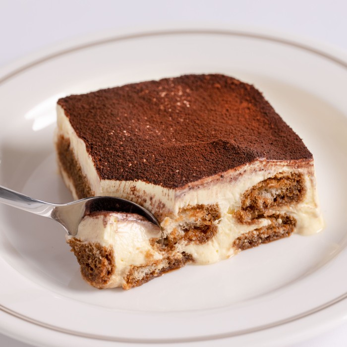 

✨COD✨ Oma Elly Kitchen - Tiramisu To Share - With Kahlua