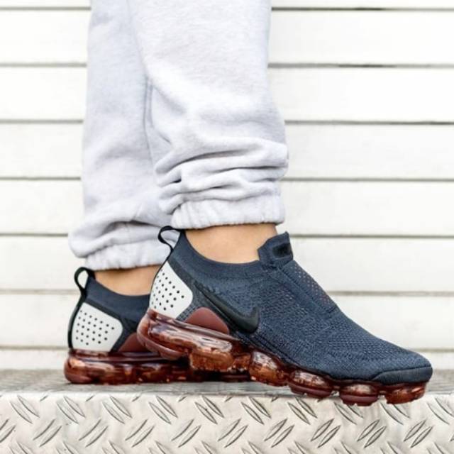 NIKE AIR VAPORMAX FLYKNIT MOC 2