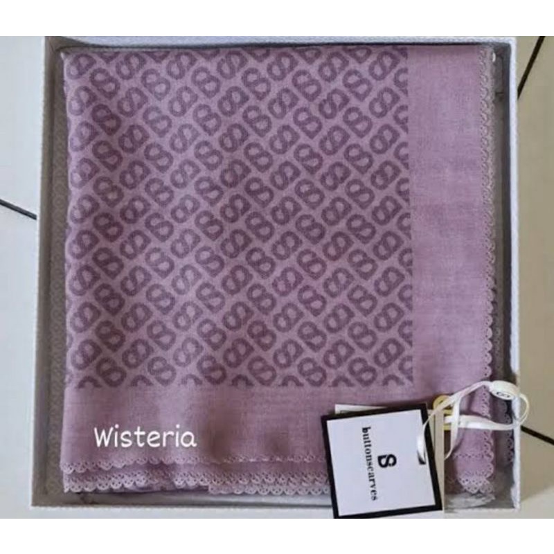 Buttonscarves tapis voal wisteria