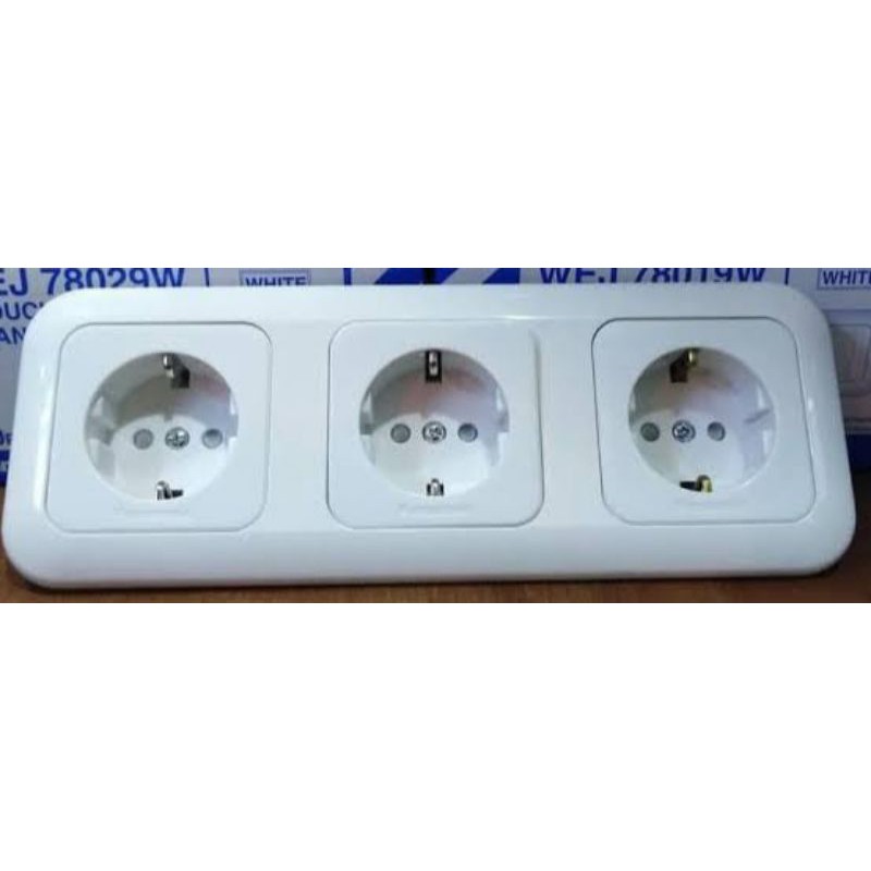 stop Kontak Panasonic 3 gang / isi 3 type wide series