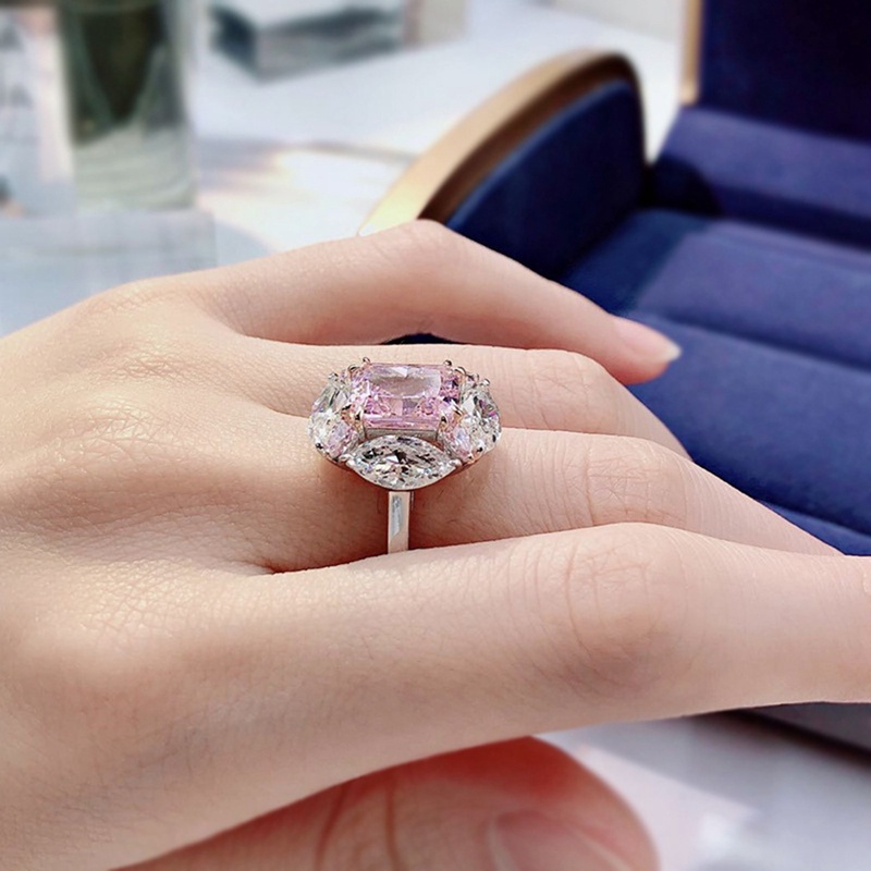 Cincin Wanita Bentuk Geometri Hias Cubic Zirconia AAA Untuk Pernikahan / Pertunangan