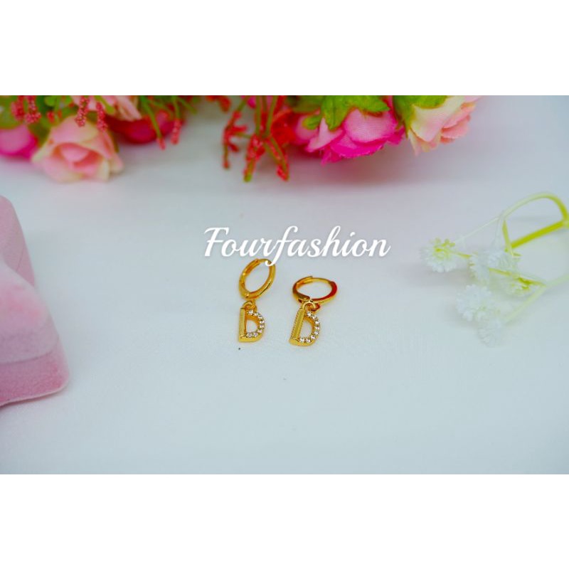 Fourfashion Anting huruf / anting alphabet /anting inisial Terbaru JX07