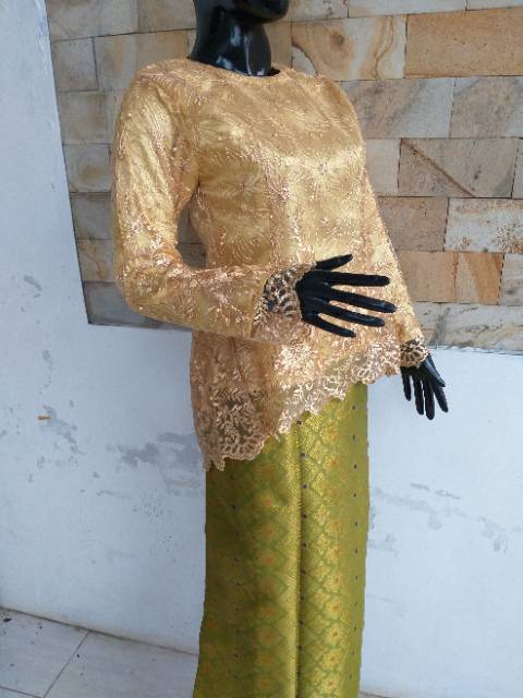 Set kebaya gold tulle mutiara pinquin