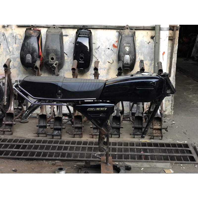 BODY SET RANGKA GL100 TATANAN BARU SESUAI DIFOTO