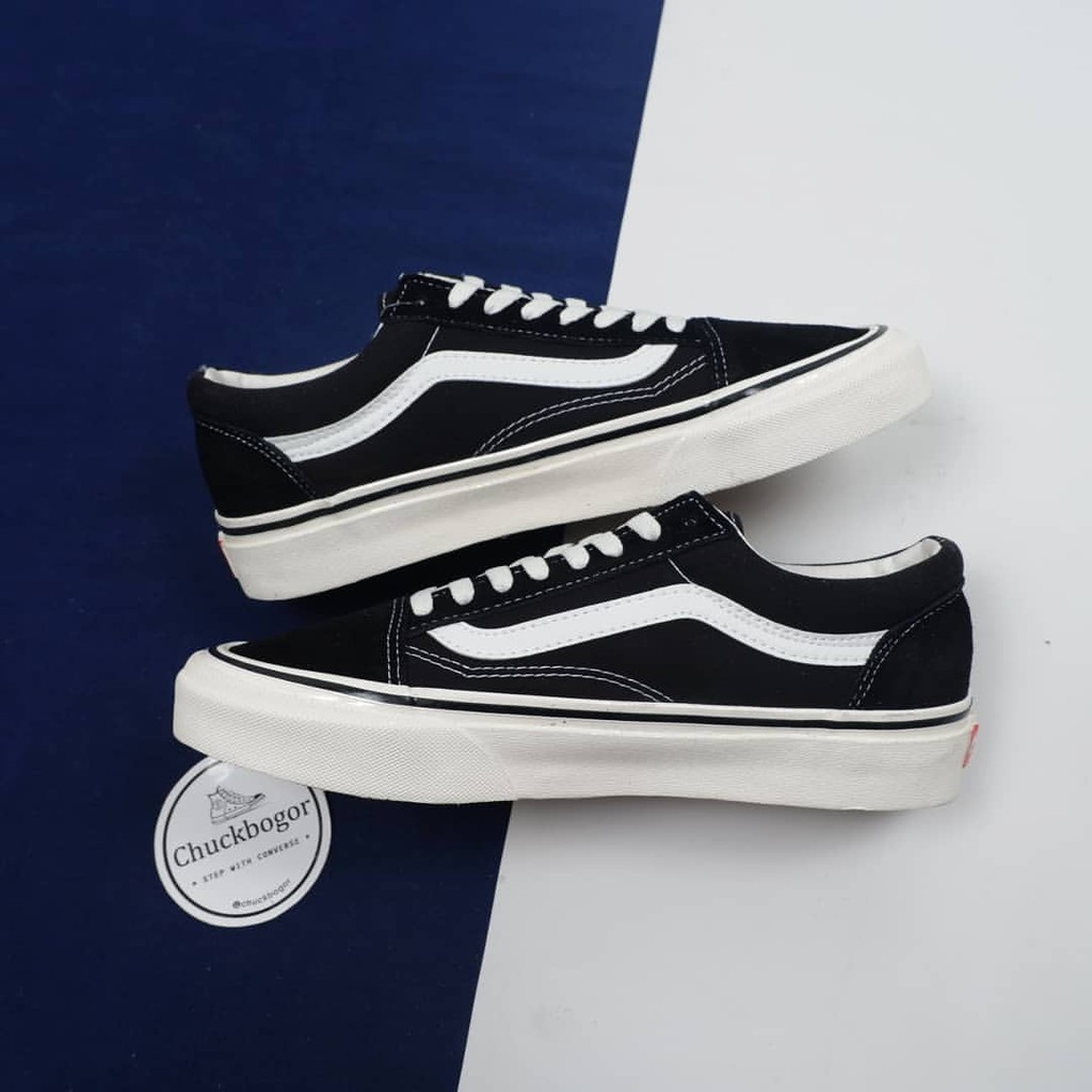 SEPATU PRIA DAN WANITA VANS AUTHENTIC FULL BLACK HITAM POLOS WHITE