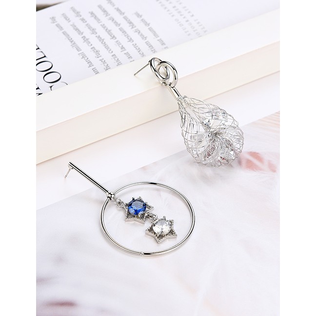 LRC Anting Tusuk Fashion Silver Asymmetrical Hollow Mesh With Diamond Stud Earrings F29773