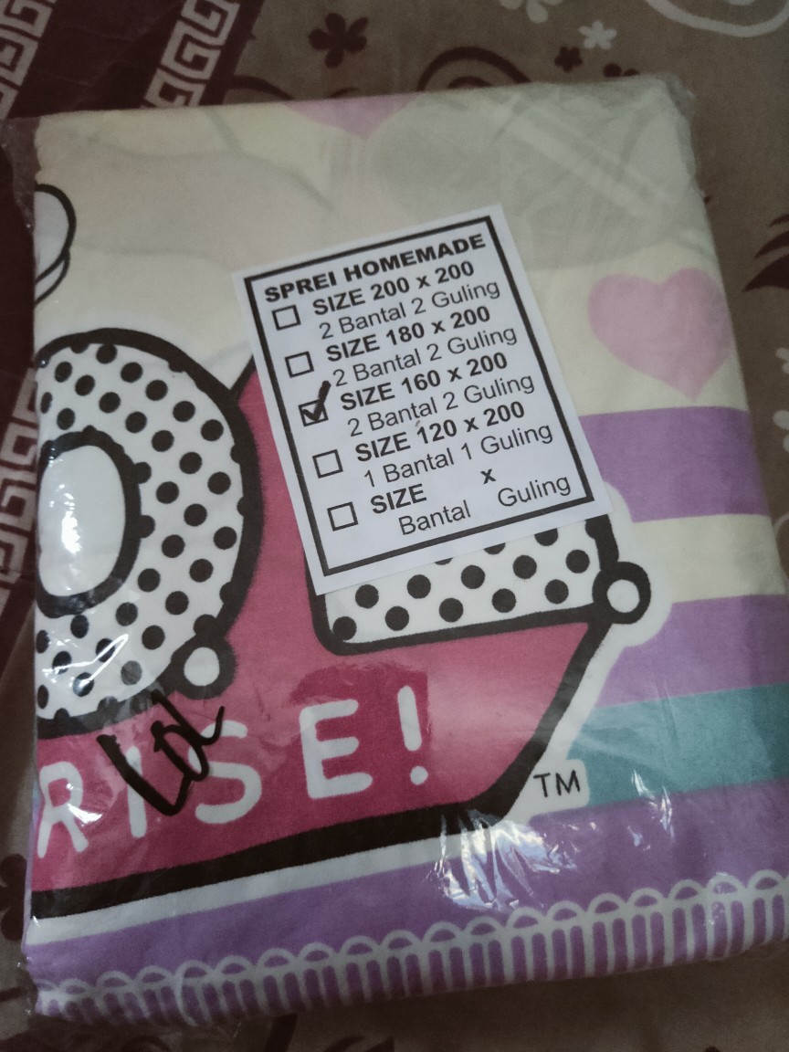 Sprei 180x200 Plus Sarung Bantal 2 Sarung Guling 2