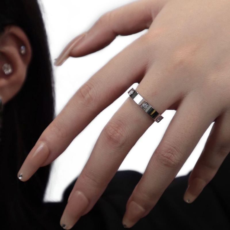 Coco Cincin Tunangan Gaya Hip Hop Korea Bahan Titanium Warna Silver Untuk Wanita