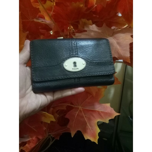 dompet fossil maddox