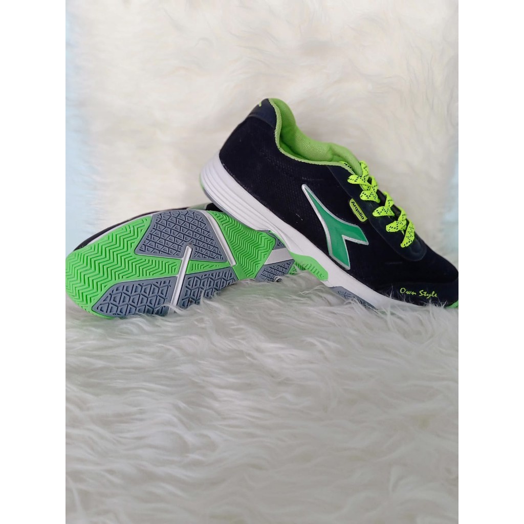 SEPATU BADMINTON NEW AND ORIGINAL MURAH DAN BERKUALITAS PRIA DAN WANITA