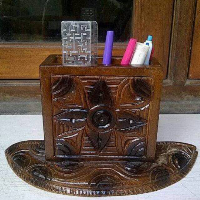 

Tempat pensil dan alat tulis lainx kayu jati