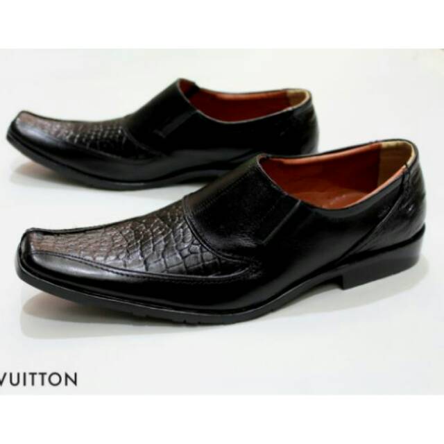 Sepatu Pantofel Pria Louis Vuitton Black