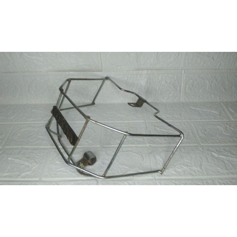 keranjang lampu belakang Astrea 800