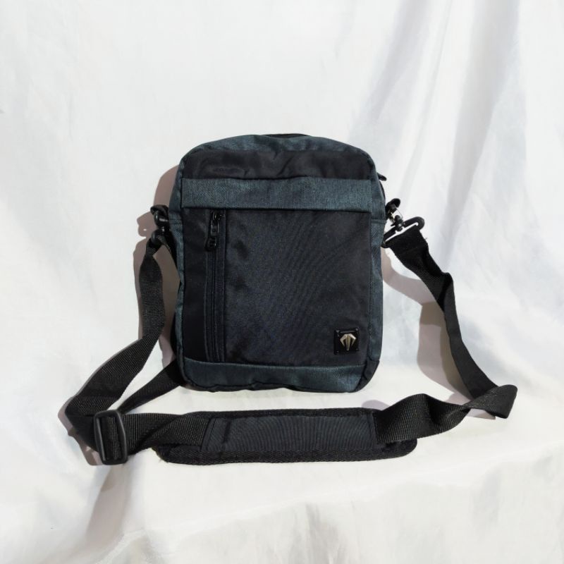 Tas selempang pria - travel pouch ukuran 9 inch - Track by Tracker 20TR611 - 20TR607 original free rain cover