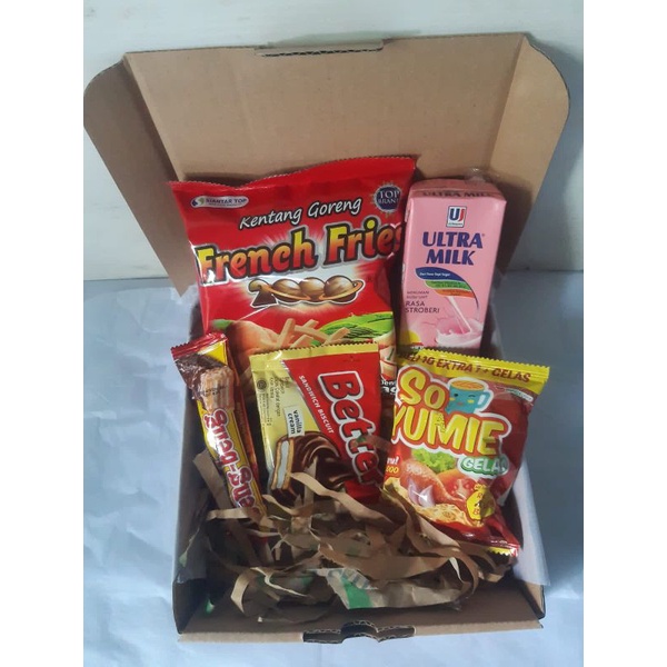 

HAMPERS SNACK BY REQUEST UCAPAN