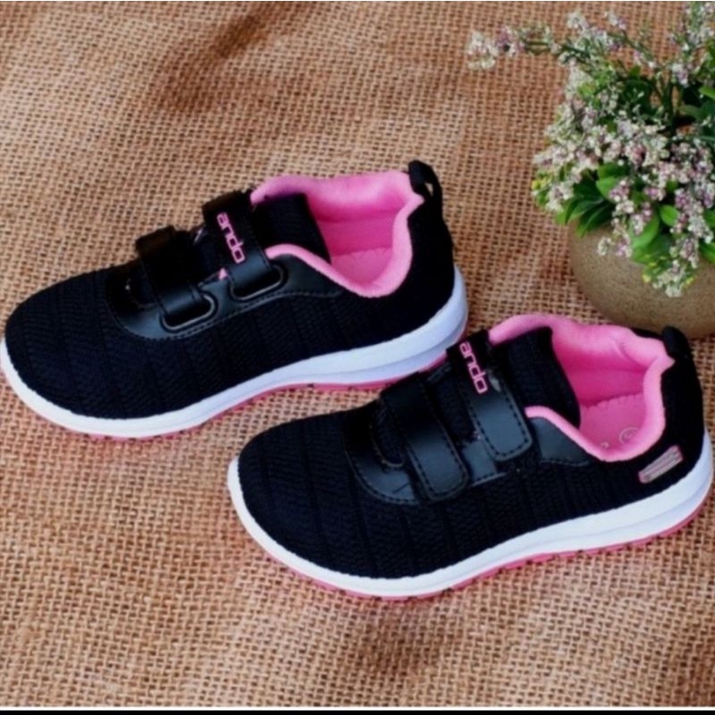 Sepatu Anak Perempuan Cewek Kecil Sekolah Kekinian Ando Annie Rebecca Saga Velcro Perekat Hitam Pink Size 29 - 32