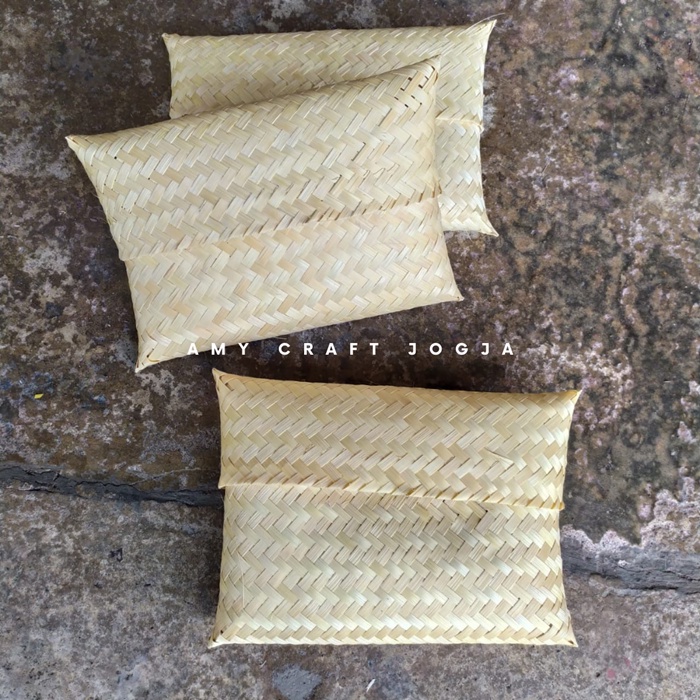 Dompet pouch Bambu Ukuran 27 x 15 cm/ wadah undangan bambu/ anyaman bambu/ dompet anyaman bambu