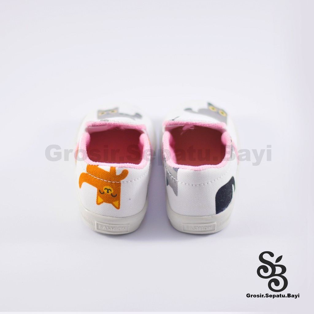 sepatu anak slip on motif kucing lucu murah