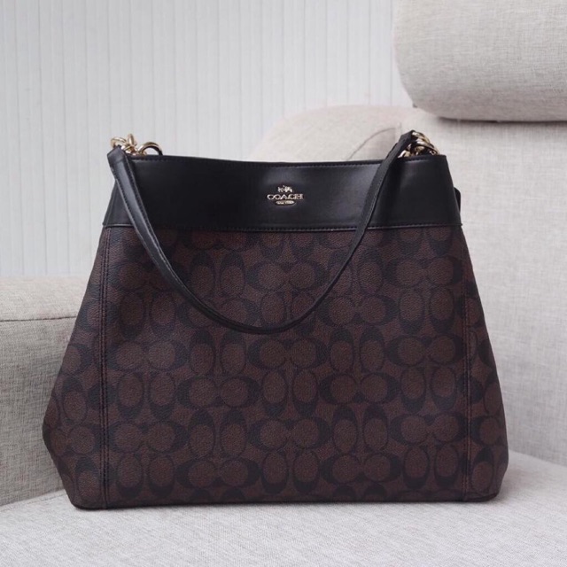 coach lexy signature shoulder bag