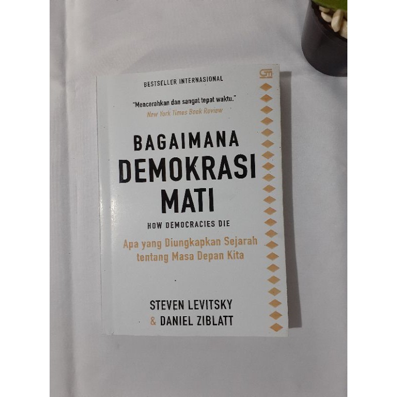 Jual BUKU BAGAIMANA DEMOKRASI MATI | Shopee Indonesia