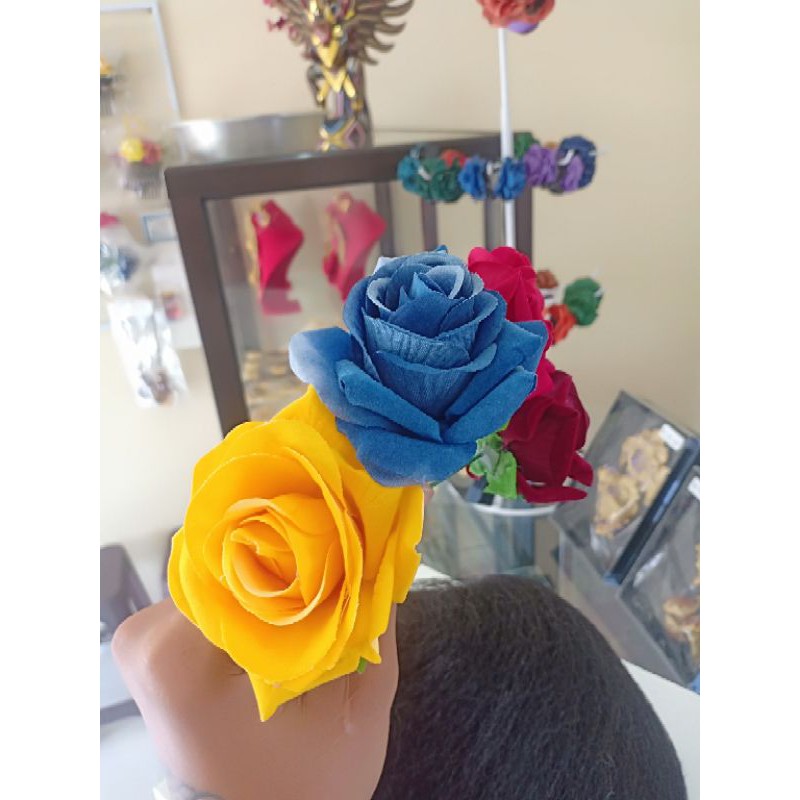 bunga mawar untuk hiasan rambut