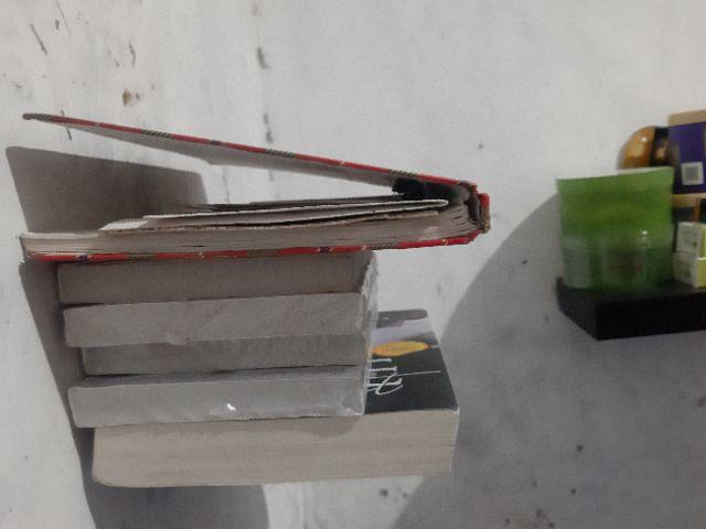 Rak Dinding,minimalis,gantung,rak Buku Melayang,rak Gantung,rak Buku Ajaib,rak Buku Tak Kelihatan.