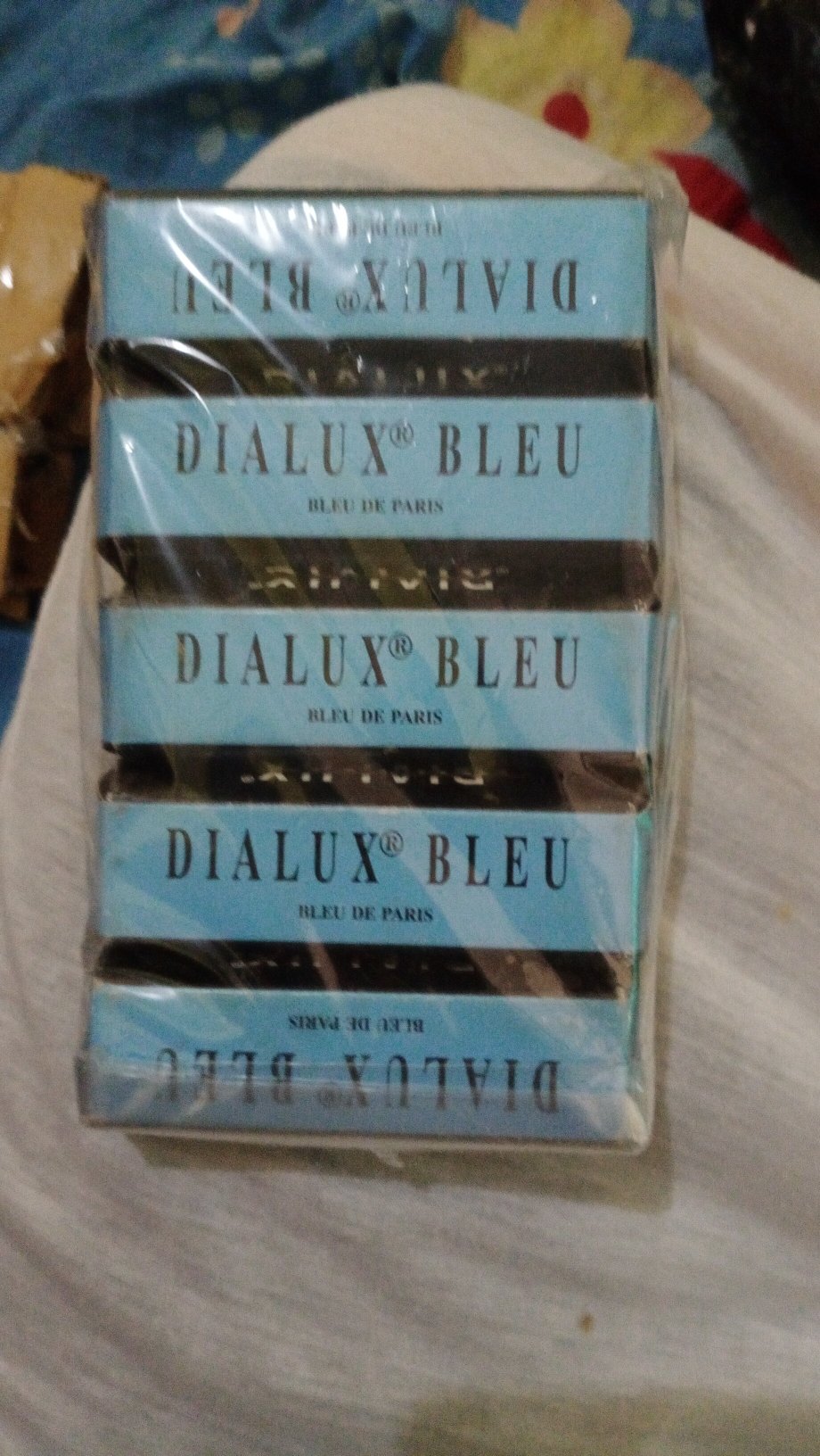 Dialux Biru