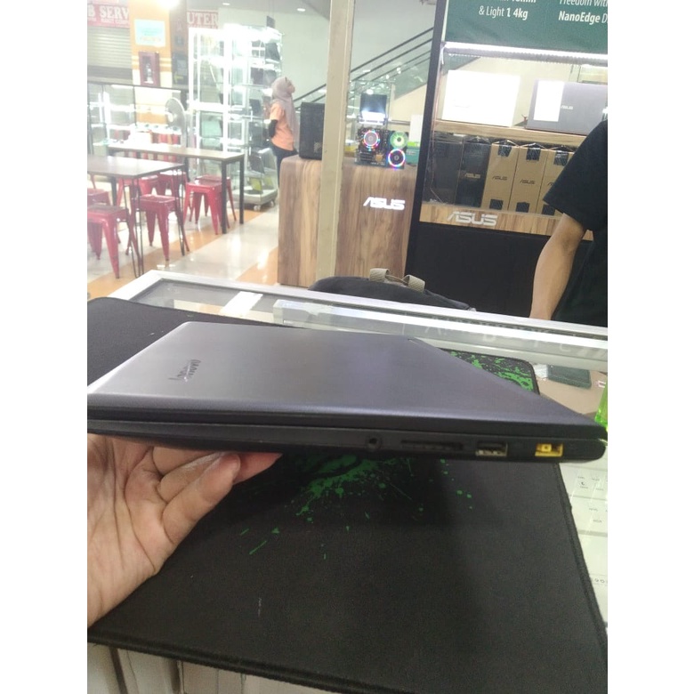 Laptop Leptop Second Seken LE AMD E1 12 inc Harga 1880000 Ram 2 HDD 320 termurah