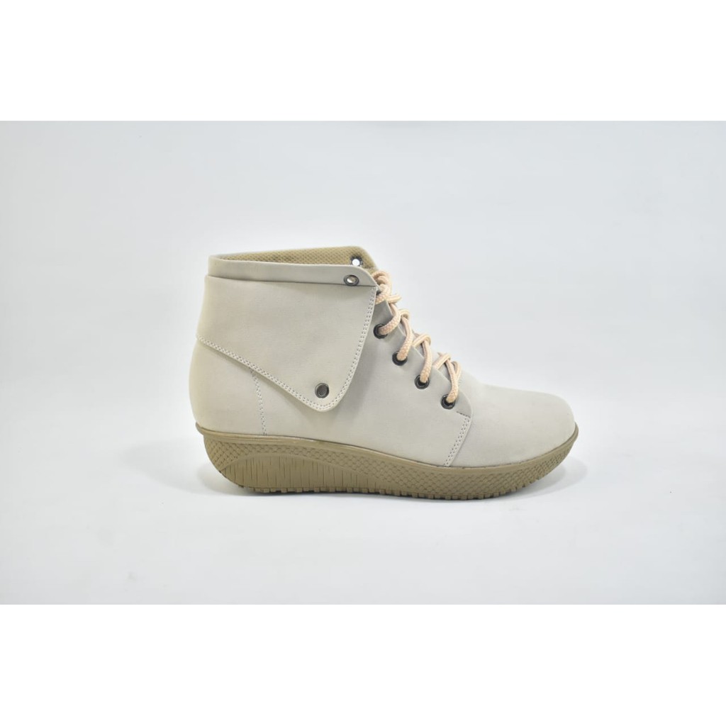 Boots Wanita