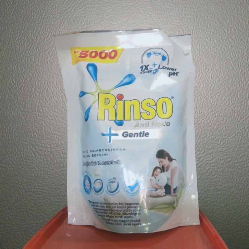 Rinso 5000 deterjen cair anti noda gentle / Rinso molto 200 ml