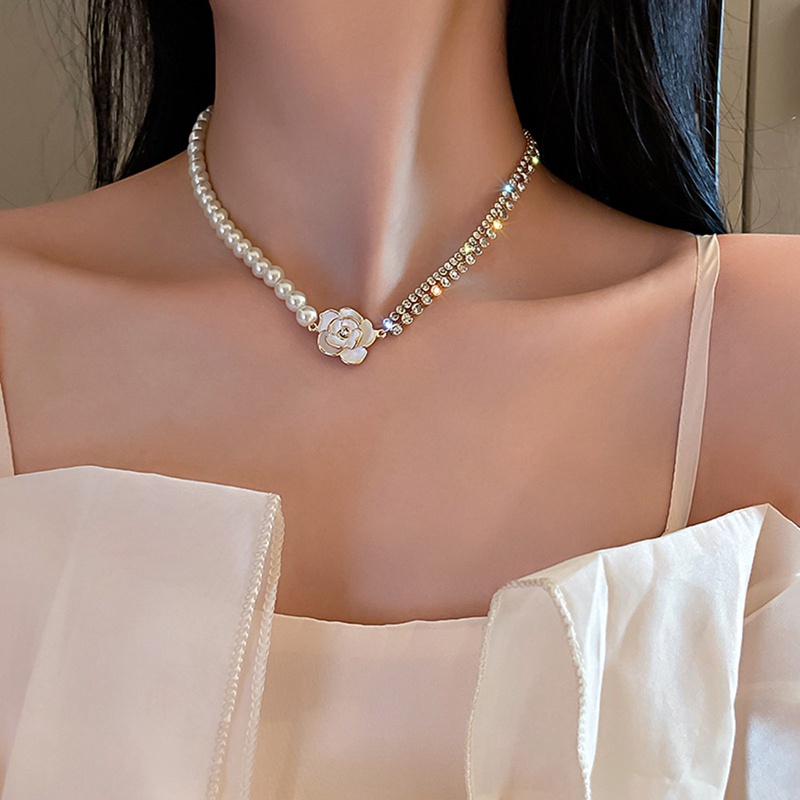 Kalung Choker Rantai Kristal Mutiara Berlian Imitasi Bentuk Bunga Putih Untuk Wanita