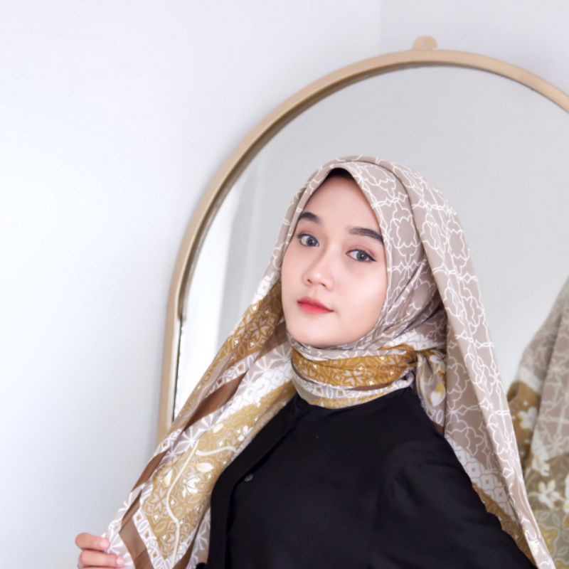 Square Motif Maira Part 1-M 35