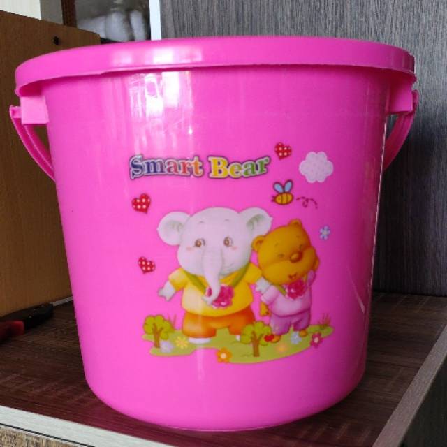 Ember Plastik ukuran kecil, sedang, besar