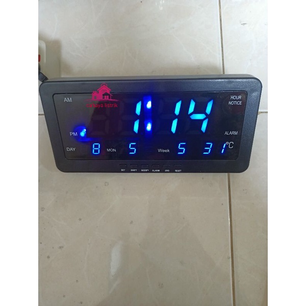 Jam Digital Dinding LED / Merah / Hijau / Biru 4622