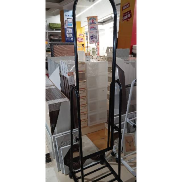 Cermin lantai informa