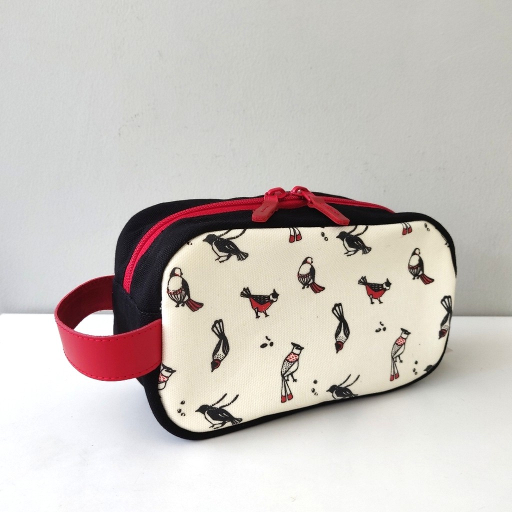 

Canvas Living Brick Pouch Birds Red