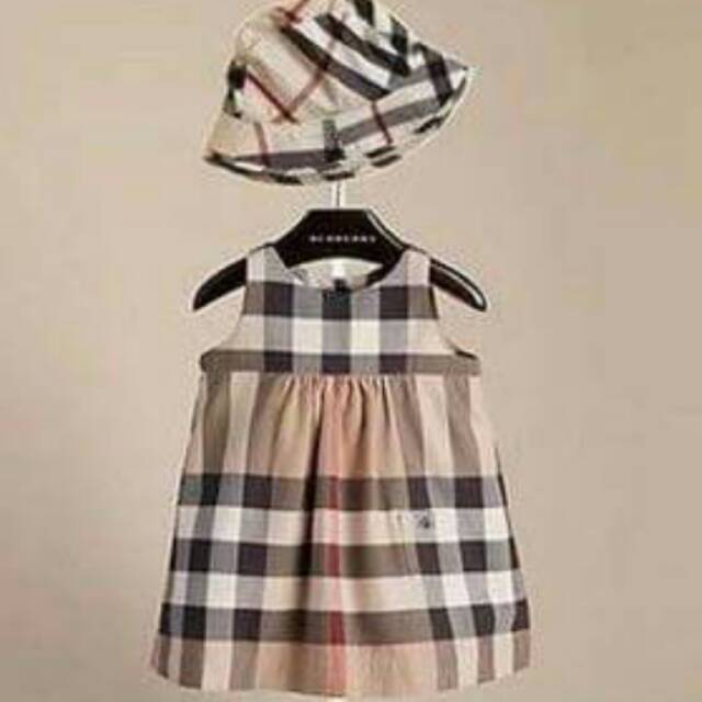 Burberry dress with hat